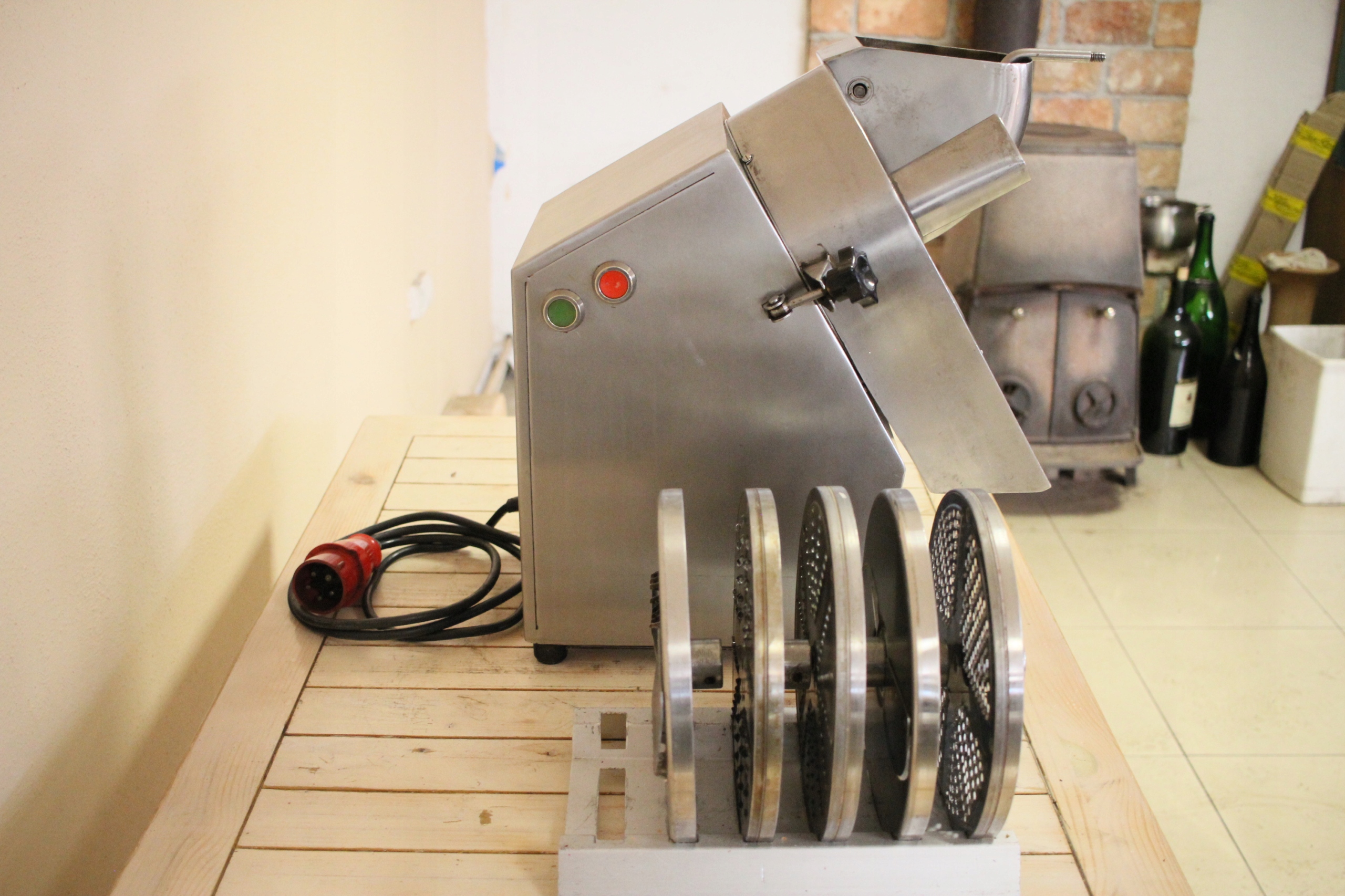 641dbd75b8e343d3ffb92550feb12fd8