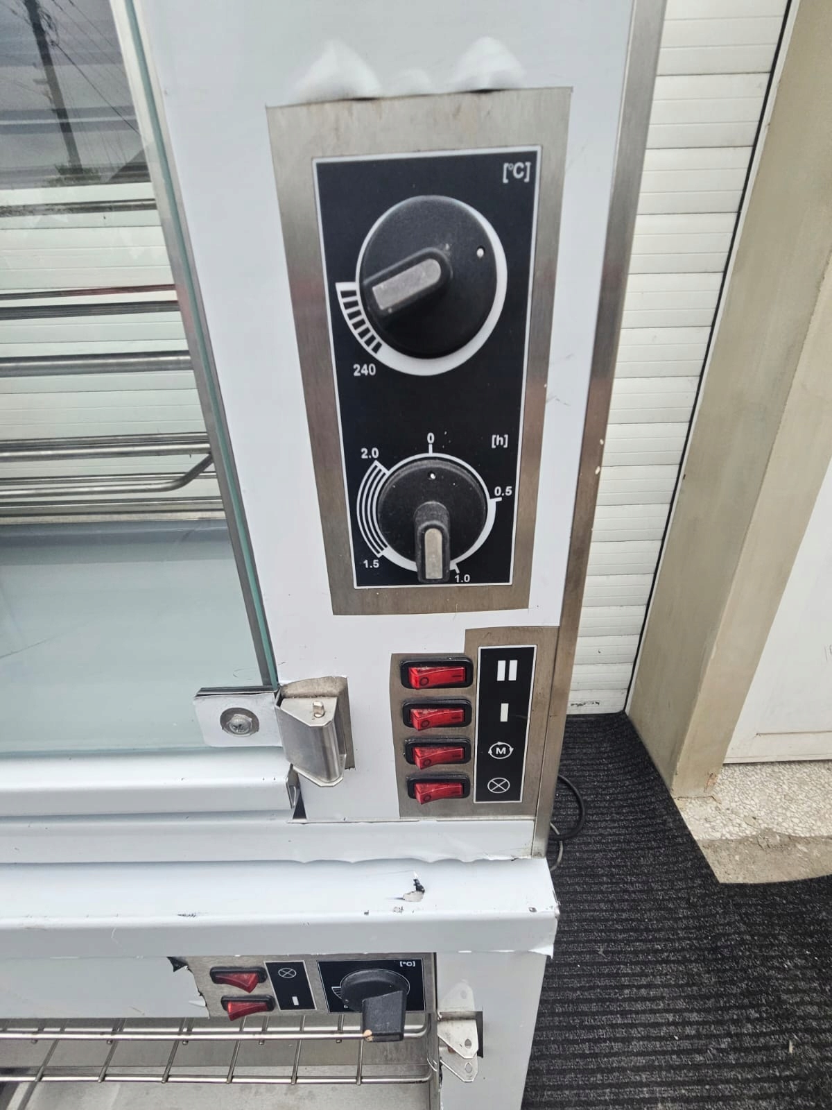 b800963ab494cab47e1d595cb2446e04